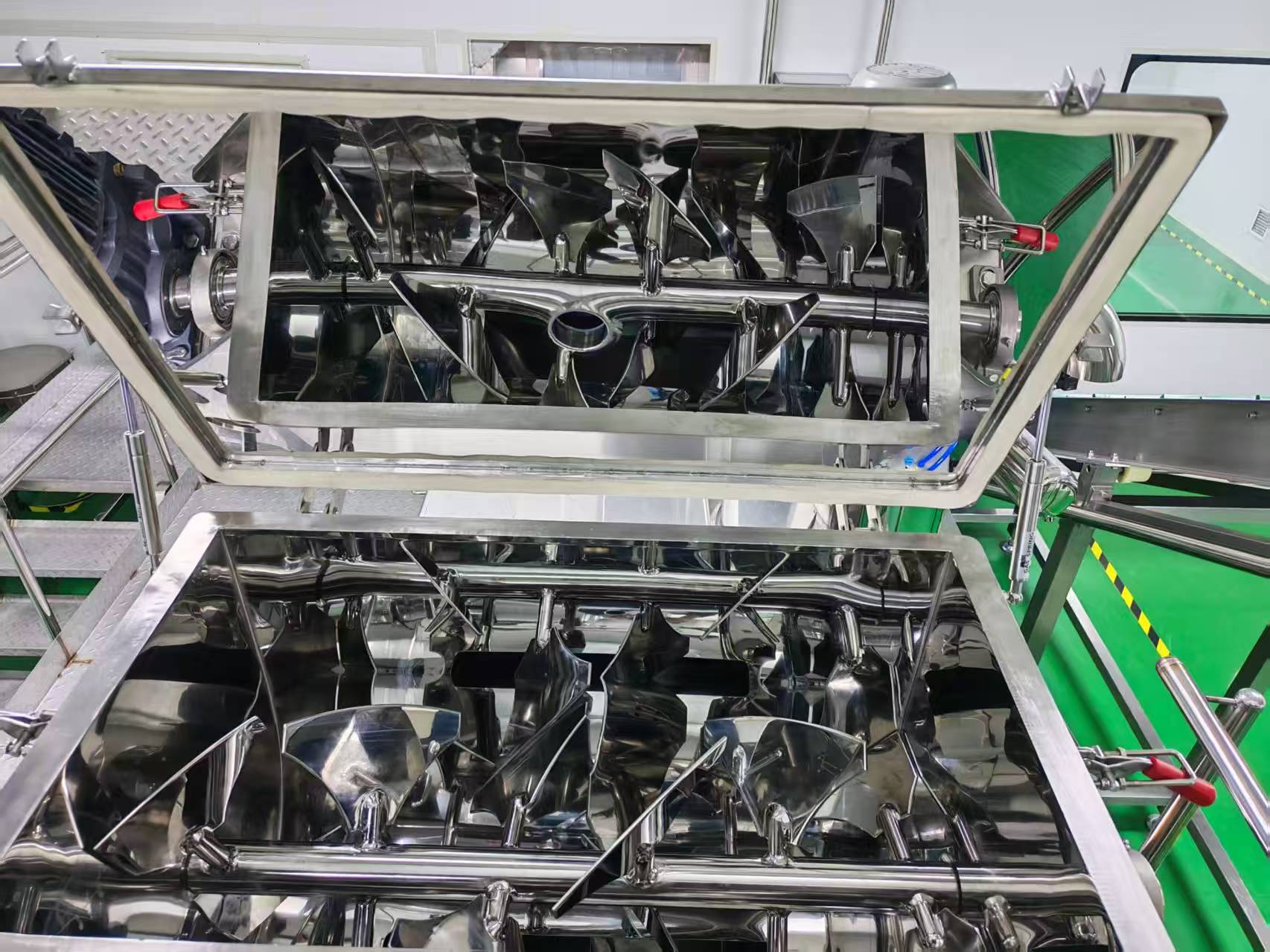 Single-paddle pull-out mixer